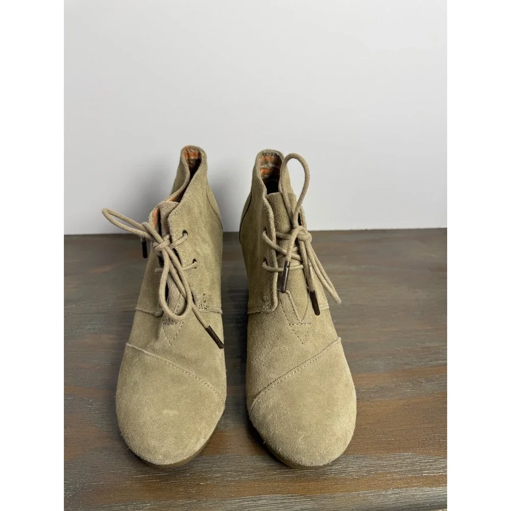 TOMS Taupe Suede Desert Wedge Booties Lace-Up Boho Casual Size 8
